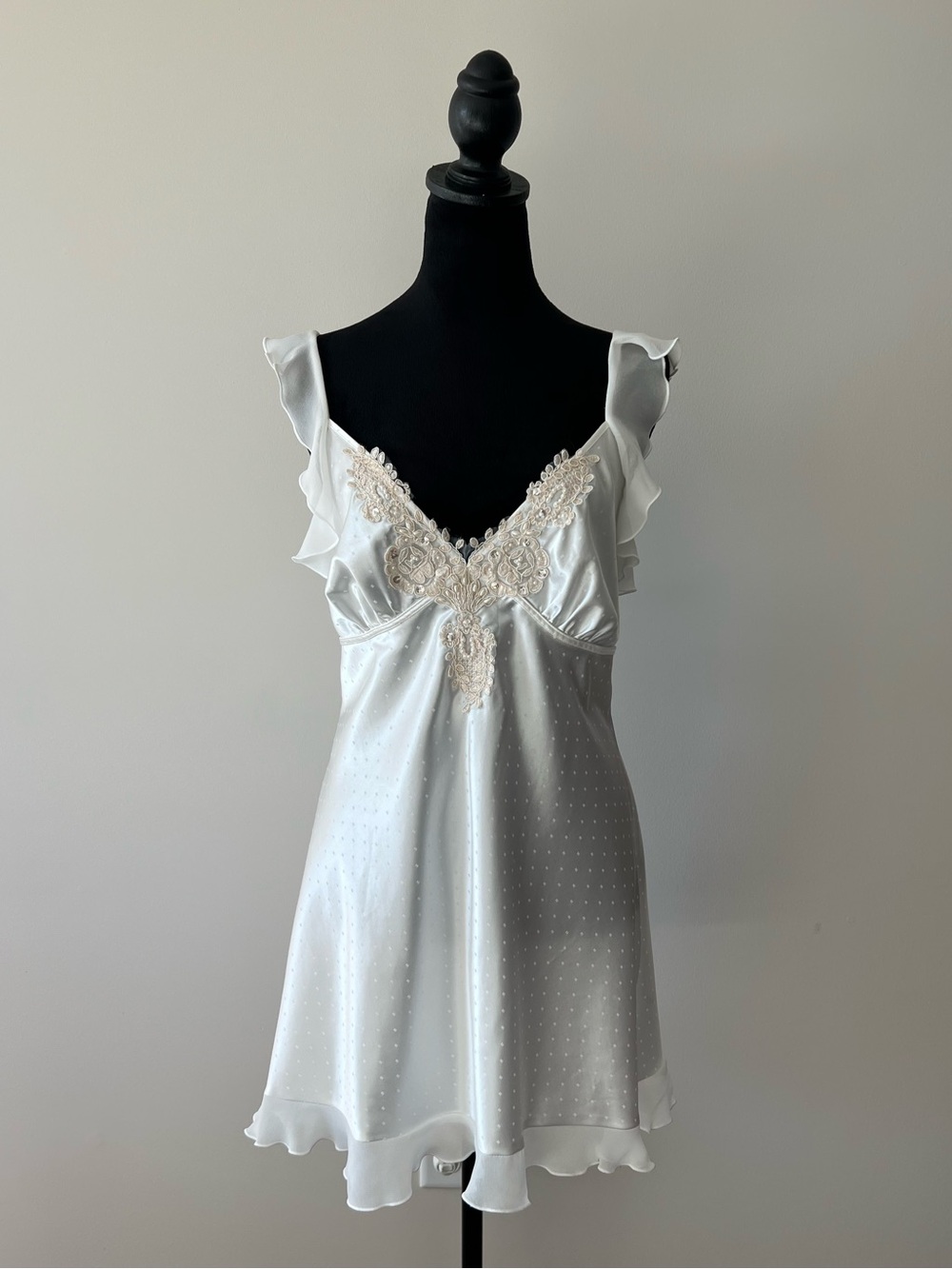 Vintage Babydoll Coquette Girl / Bridal Slip Dress - Lace Appliqué Ruffle Hem